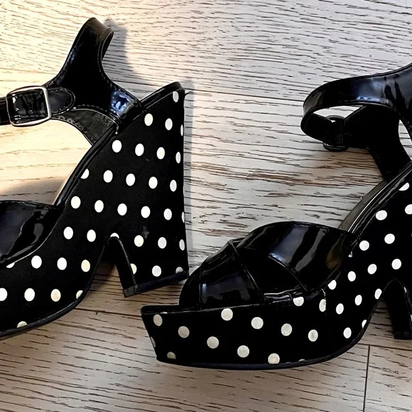 Madden Girl Platform Sandals - Picture 3 of 11